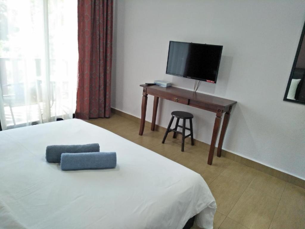 Red Coral Cottage Langkawi Bagian luar foto